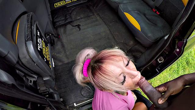 Masked fare fucks hot tattooed woman