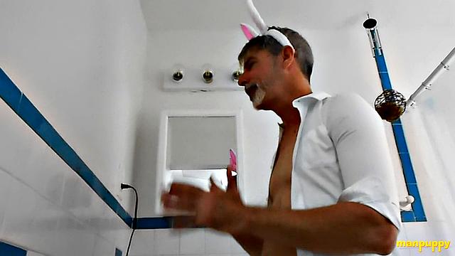 Eager Easter Bunny - Richard Lennox