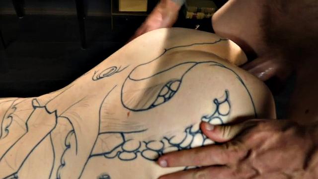 Inked sissy barebacking in couple during erotic session