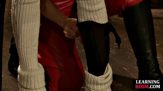 Lezdom mistress with sub