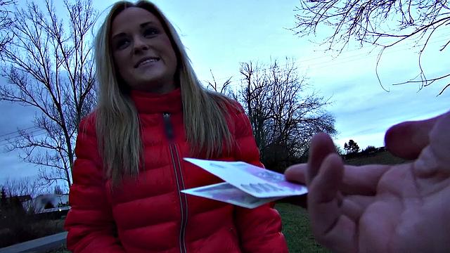 Blonde babe gets double the cum after deepthroating & getting fucked outdoors