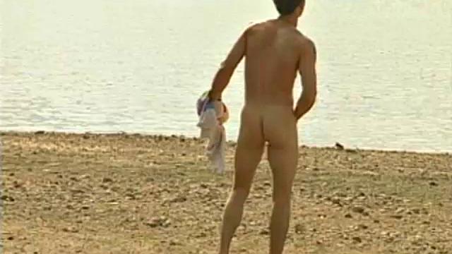 This sexy solo jerk off session features 24 year old Bo Scott. After skinny dipping in the lake, Bo moves to a secluded area on shore.