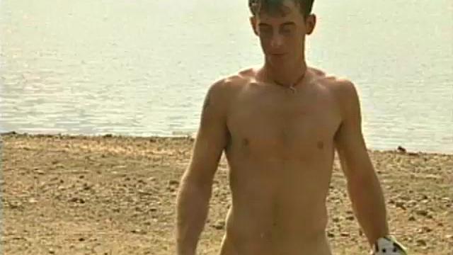 This sexy solo jerk off session features 24 year old Bo Scott. After skinny dipping in the lake, Bo moves to a secluded area on shore.