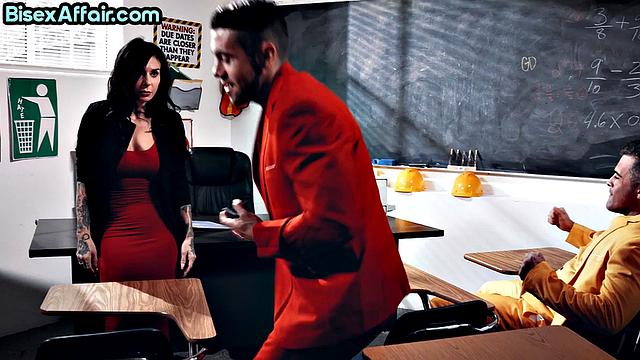 Bisexual ink nympho in 3some