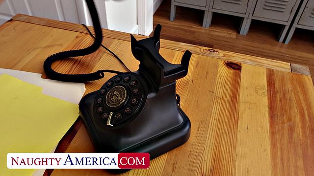 Busty Lindsay Lee motivates the office with her ass-ets