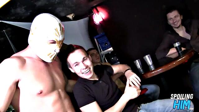 Real amateur public cocksucking