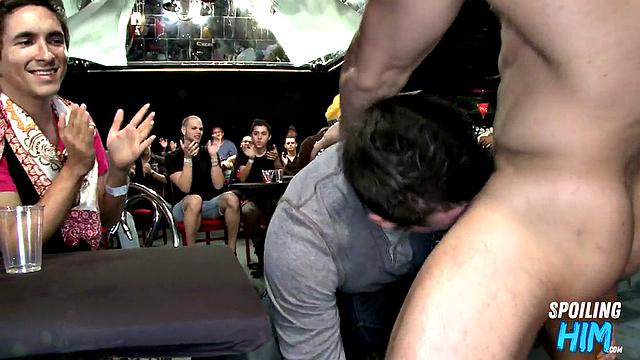 Real amateur public cocksucking