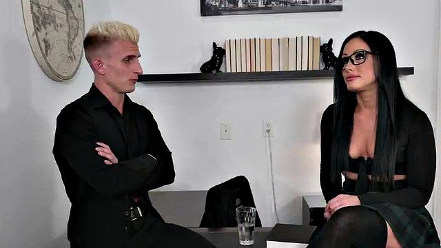 GIRLSRIMMING.COM - Awesome rimjob with Jennifer White