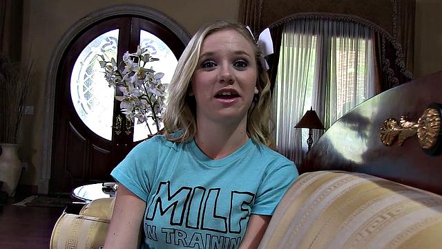 Erotic lezzies licking and fingering pussies in couple