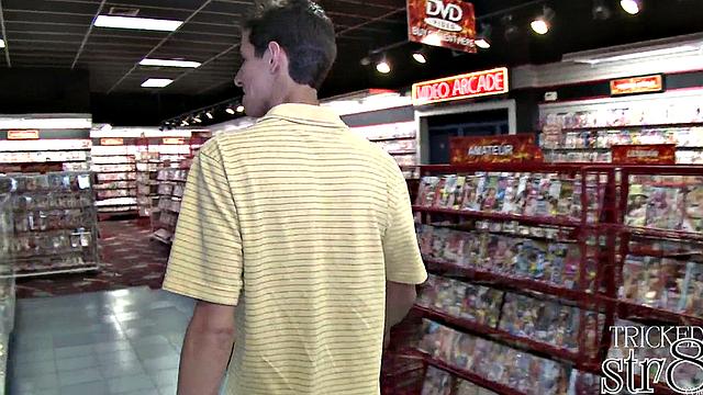 Hung straight guy fooled at the gloryhole