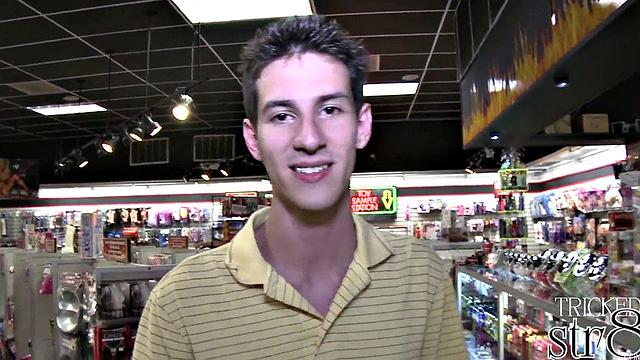 Hung straight guy fooled at the gloryhole