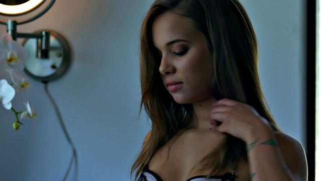 Petite Hottie Makes Fantasy Come True - Liza Rowe Jaye Summers - EroticaX