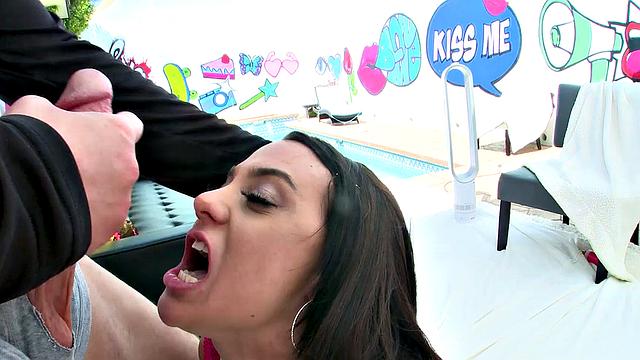 Anal Creampie For Maria