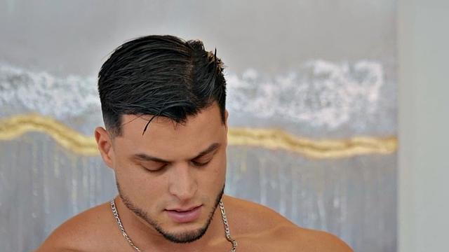 Muscled eager jock assfucking after deepthroat