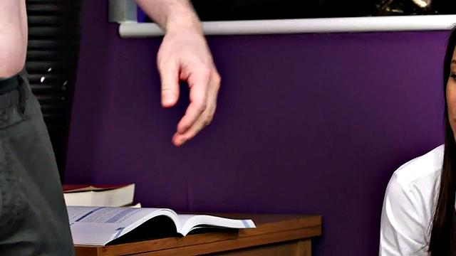 CFNM college babe doggystyled after sucking dick