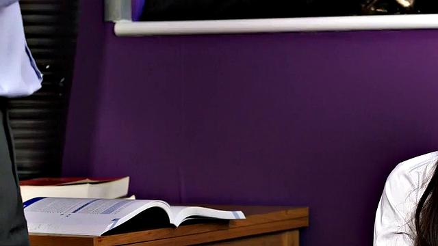 CFNM college babe doggystyled after sucking dick