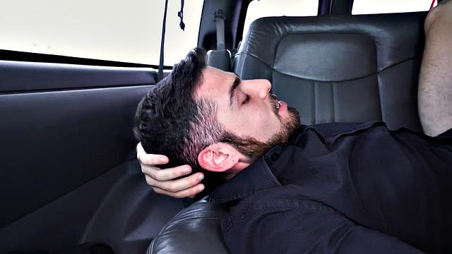 Amateur pulled stud fingered by gay in outdoor bus