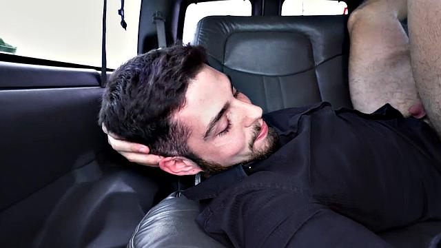 Amateur pulled stud fingered by gay in outdoor bus