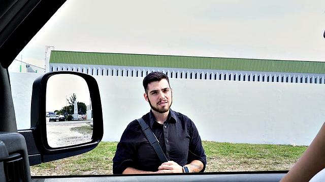 Amateur pulled stud fingered by gay in outdoor bus