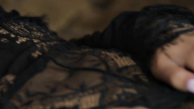 All Natural Hottie Gianna Dior Playing With Her Pussy In A Scene