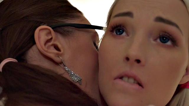 Petite hostel babe fucked in 3some after kissing with GF