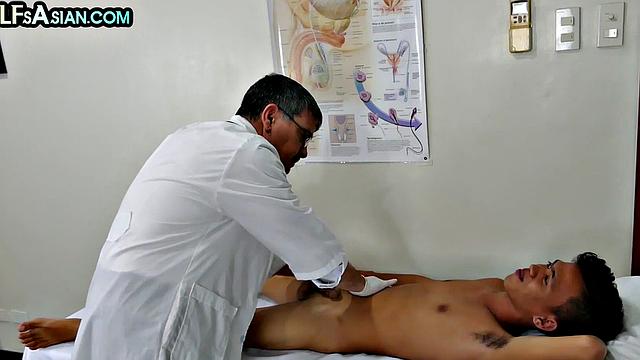 Perv doctor sucks skinny twink be4 fucking his ass