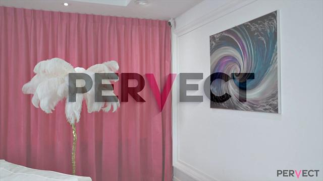 Anal Fun With Valentina Bianco!