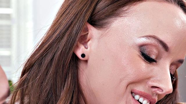 MOMMY'S BOY - Horny MILF Pristine Edge Strongly Desires To Be Fucked In the Ass By Stepson