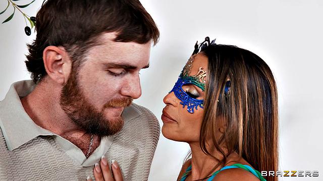 Miss Lexa Makes a Scene!