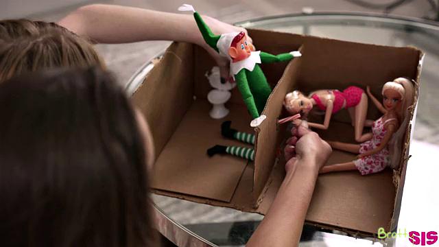 If My Stepsister Were a Christmas Elf - S21:E1