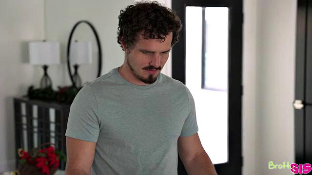 If My Stepsister Were a Christmas Elf - S21:E1