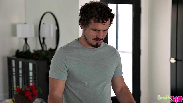 If My Stepsister Were a Christmas Elf - S21:E1