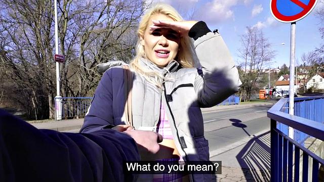 Lucky stranger spreads blonde's bald pussy for cash in public