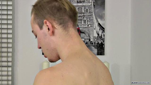 Casper Makes New Guy Reece Squirt! - Casper Ivarsson & Reece Gray