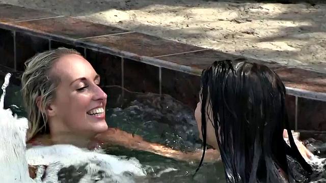 GenLez - Jenny Simons & Lucy Li Poolside