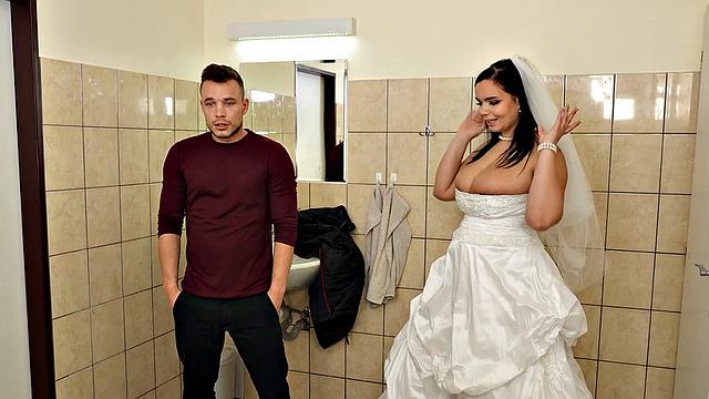 BRIDE4K. Bride remains with a stranger in the locked WC and cheats on her groom
