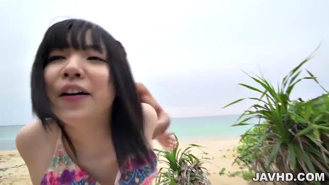 Outdoor action for horny Japanese babe Airi Minami