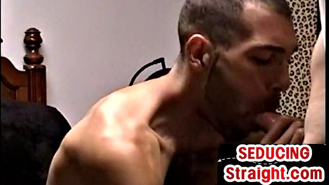 Black amateur dude gets sucked by DILF till cumshot