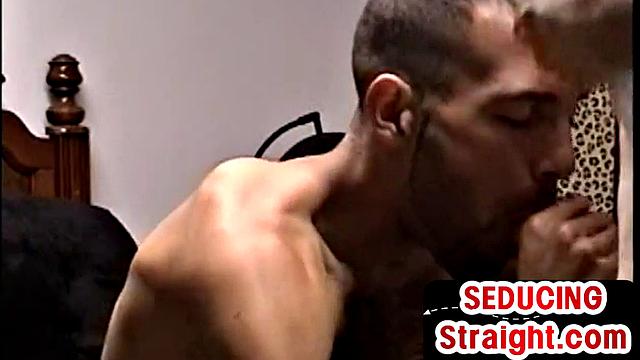 Black amateur dude gets sucked by DILF till cumshot