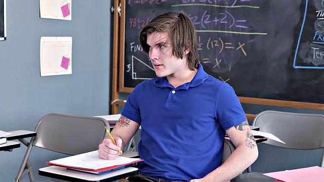 профессорша reagan foxx промокла от похабной записки и тут же хочет трахнуть взрослого студента