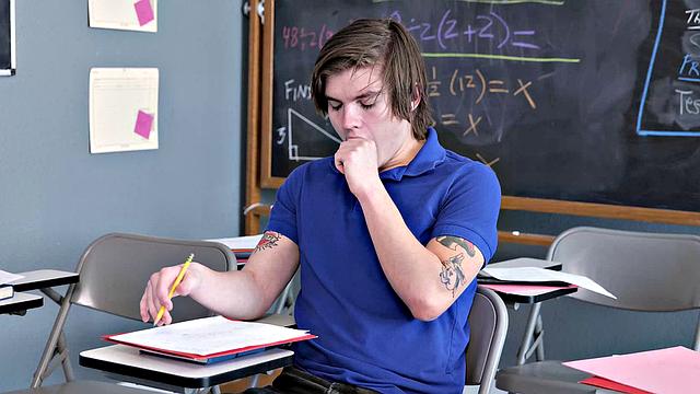 Professor Reagan Foxx gushes from her pussy and immediately wants to fuck her student after reading a naughty note from a girl