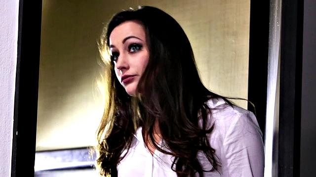 Squirting bootylicious dykes lick in threeway