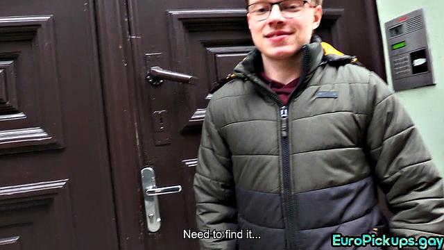 Pulled twunk gives blowjob to a stranger