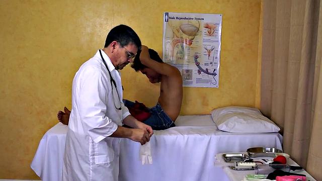 Asian patient seduced by perverted Asian doctor