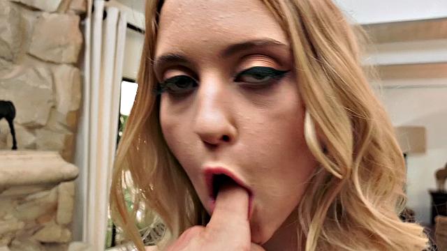 Horny Cutie's Anal Experience