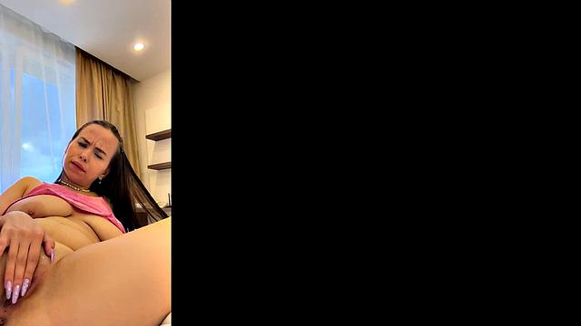 Teen masturbates in POV on her phone