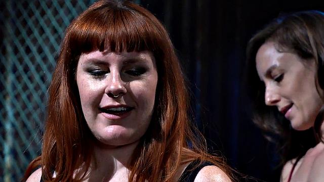 Рыжая сабка решила, что выдержит Хитачи, а домина посмеялась в ответ