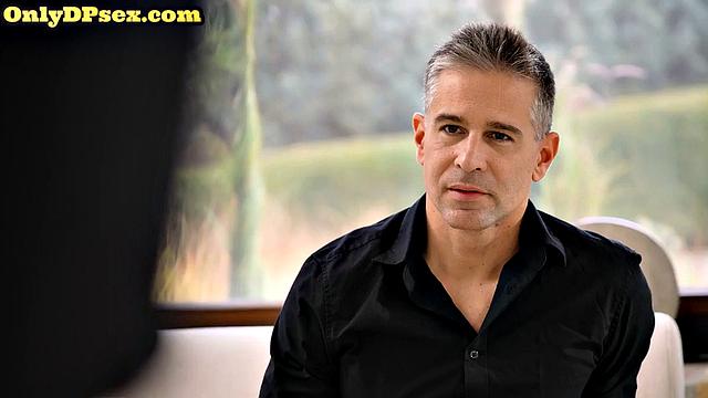 Blonde double penetrated in 3some