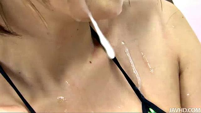 マイクロビキニにぶっ掛けて！白石優