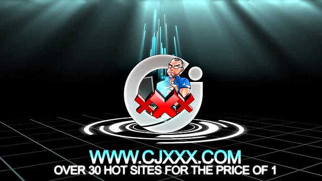 Уилл дрочит свой большой член и мощно кончает